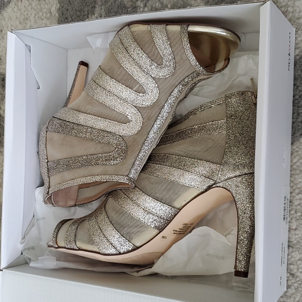 Style & Co Umalli Gold Peep Toe Bootie - 3½" Heels - Size 10M
